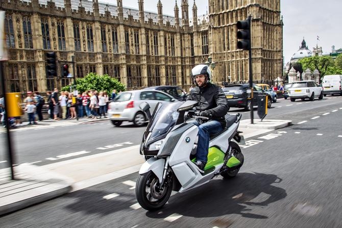 BMW C Evolution Sfoglia la gallery BMW C Evolution Sfoglia la gallery