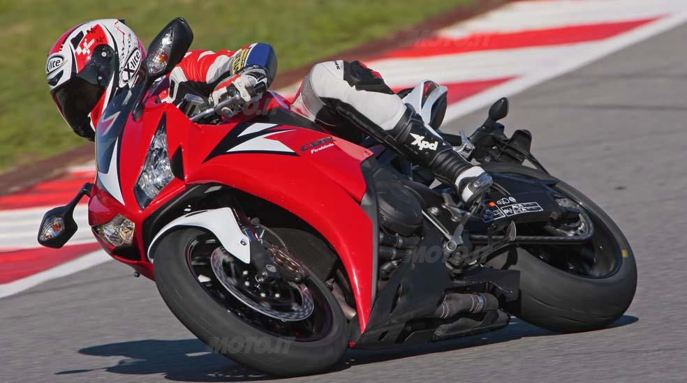 CBR1000RR Honda Sfoglia la Gallery CBR1000RR Honda Sfoglia la Gallery
