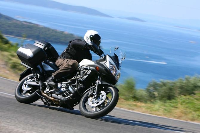 Suzuki V Strom 650 ABS 2012 din (7) Suzuki V Strom 650 ABS 2012 din (7)